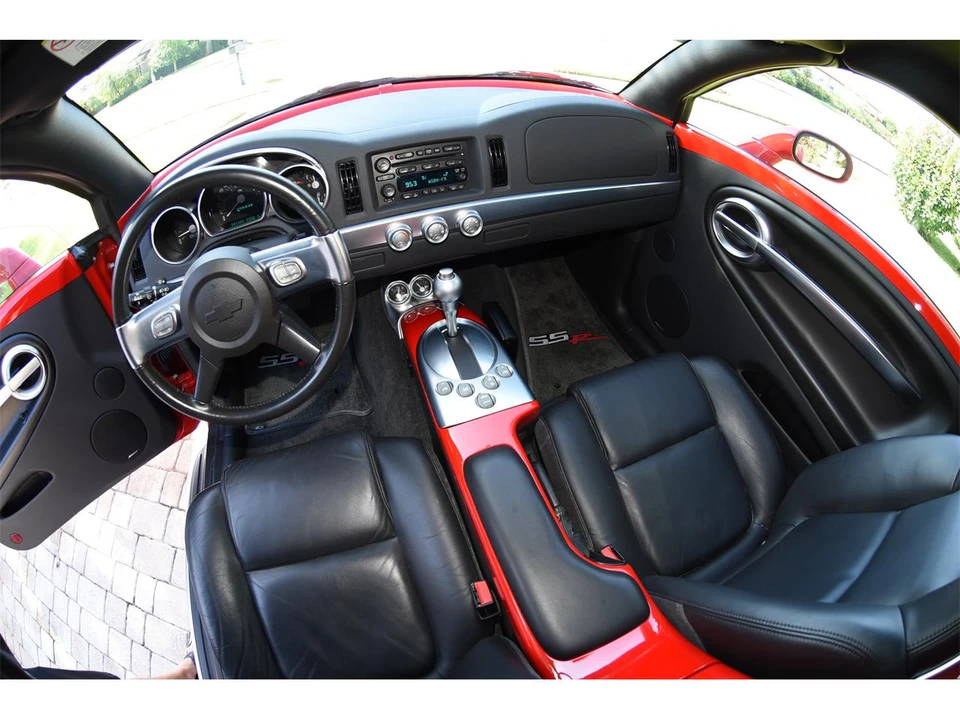 2004 Chevrolet SSR - Image 22 of 31