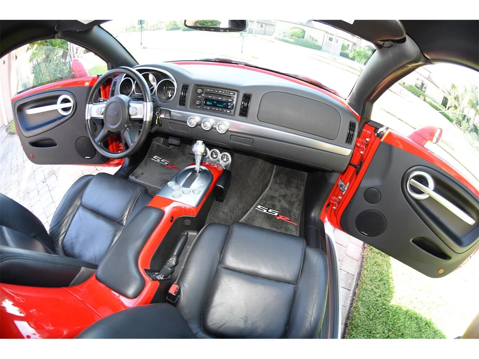 2004 Chevrolet SSR - Image 31 of 31