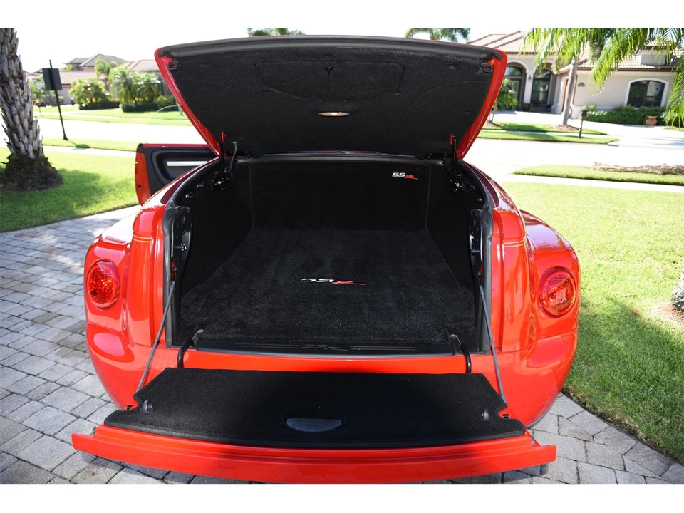 2004 Chevrolet SSR - Image 14 of 31