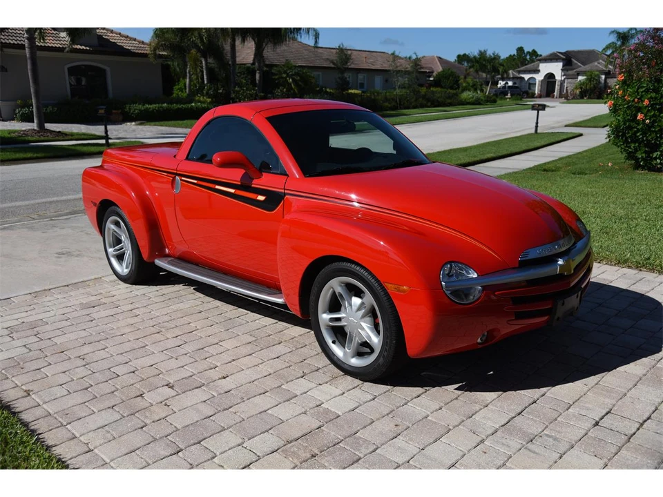 2004 Chevrolet SSR - Image 10 of 31