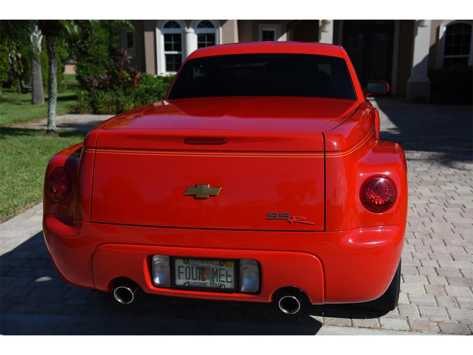 2004 Chevrolet SSR - Image 13 of 31