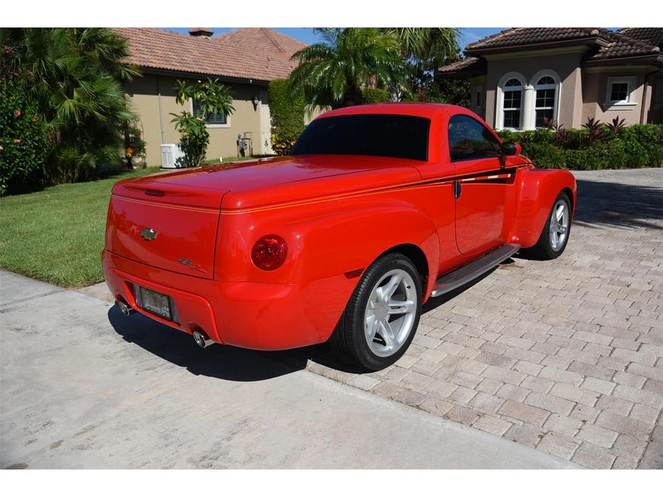 2004 Chevrolet SSR - Image 11 of 31
