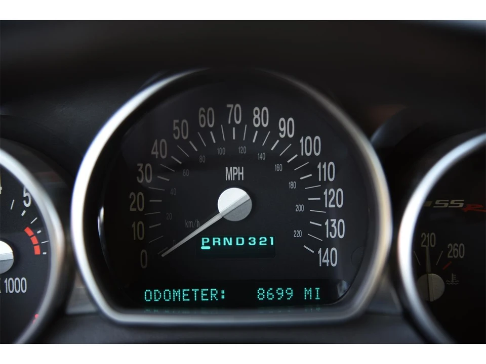 2004 Chevrolet SSR - Image 27 of 31