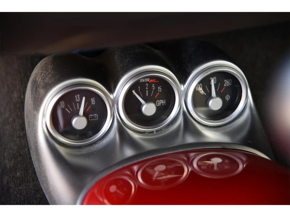 2004 Chevrolet SSR - Image 28 of 31
