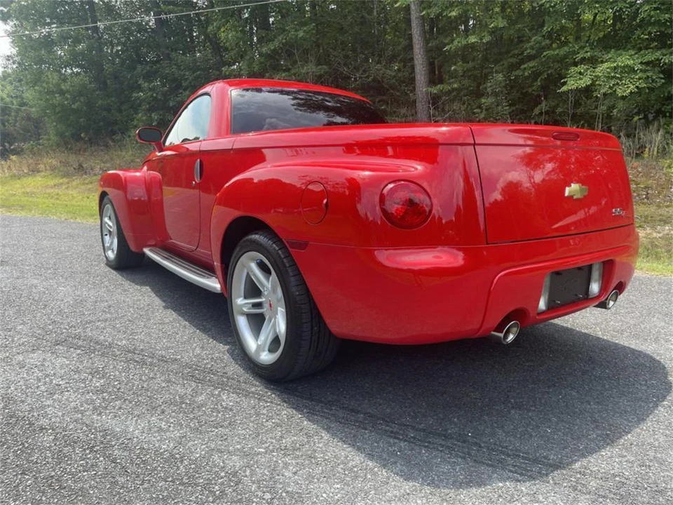 2004 Chevrolet SSR - Image 3 of 7