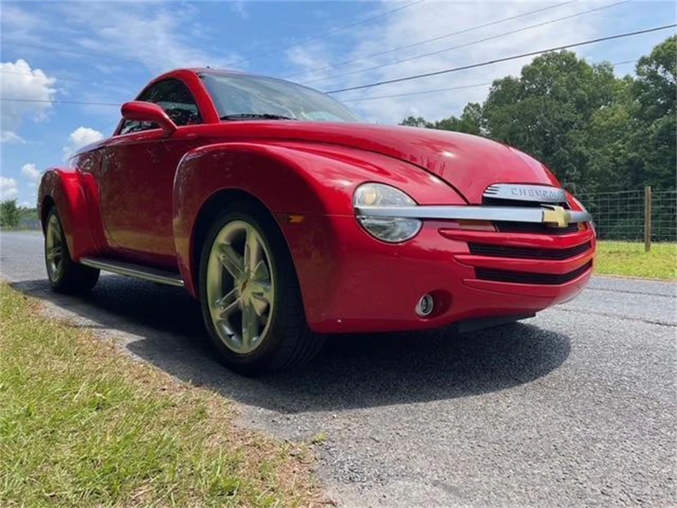 2004 Chevrolet SSR - Image 6 of 7