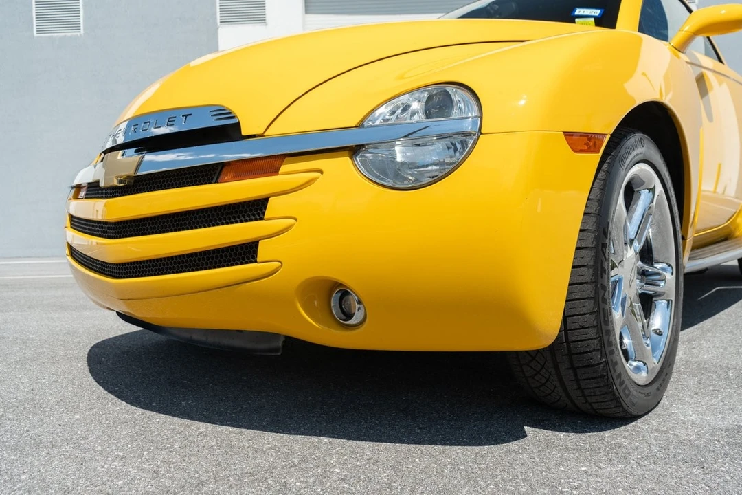 2004 Chevrolet SSR - Image 8 of 31