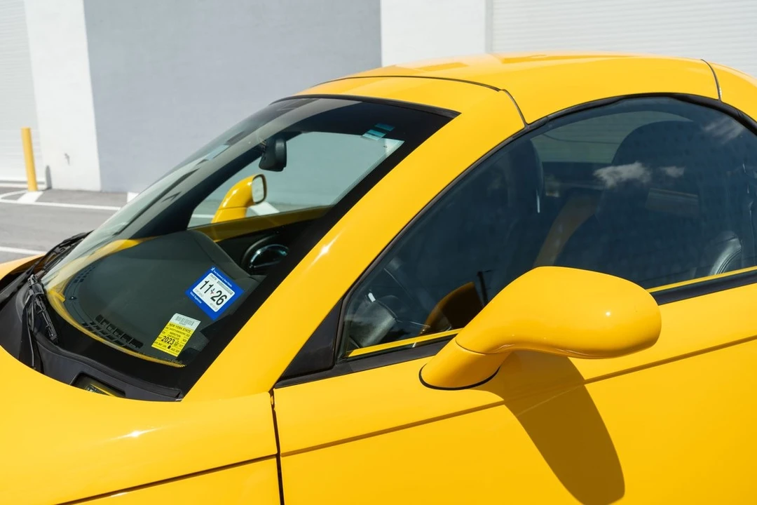 2004 Chevrolet SSR - Image 17 of 31