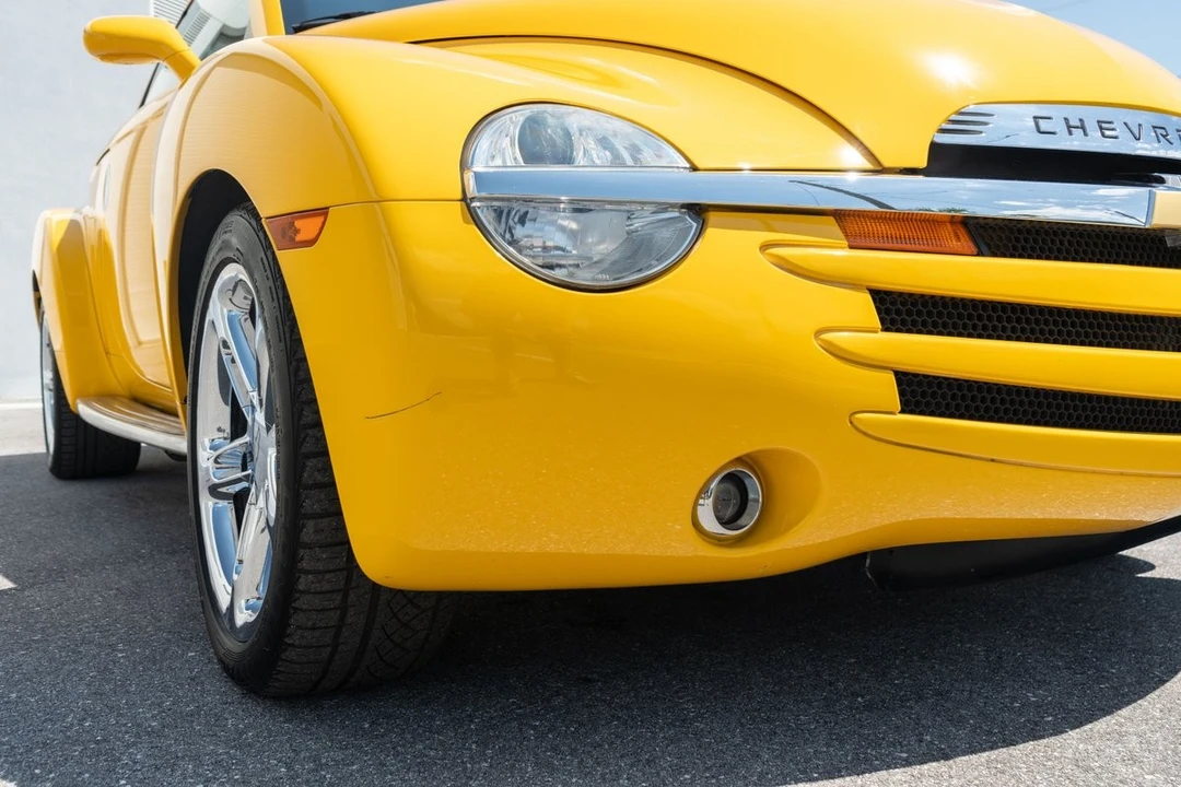 2004 Chevrolet SSR - Image 4 of 31