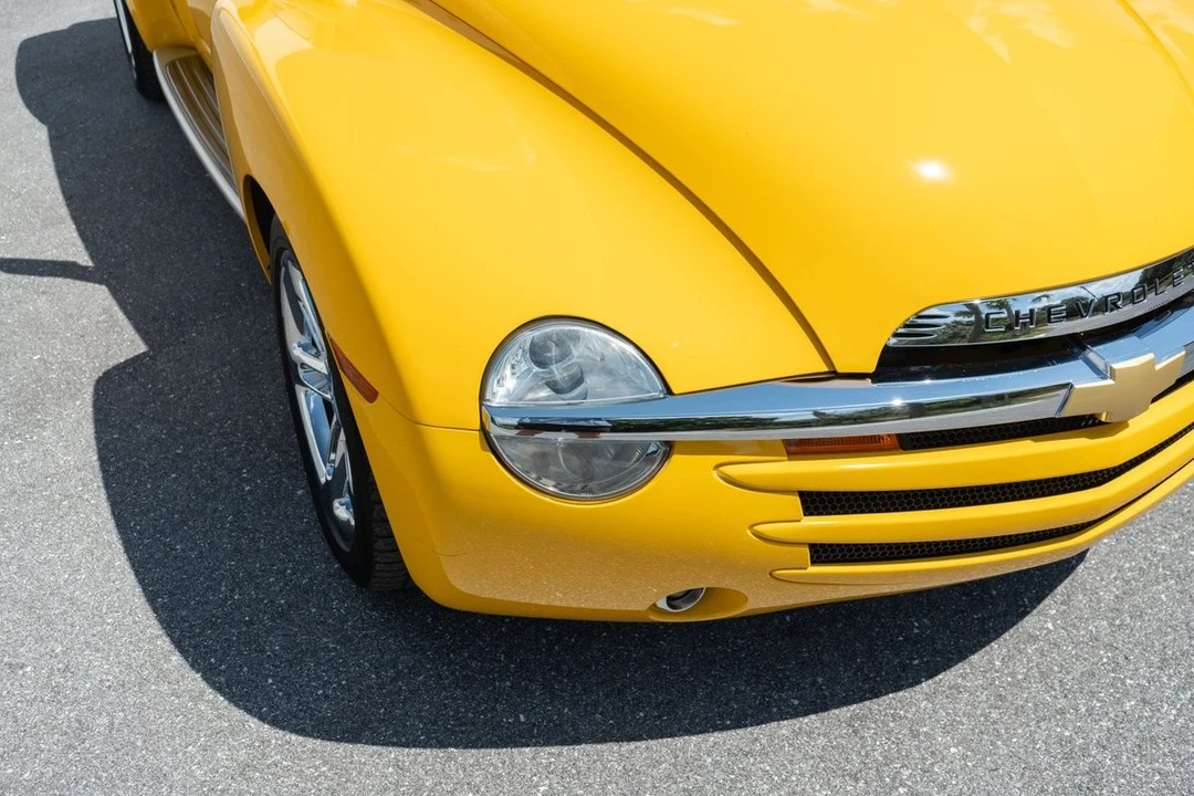 2004 Chevrolet SSR - Image 5 of 31