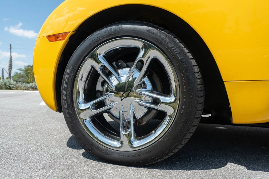 2004 Chevrolet SSR - Image 16 of 31