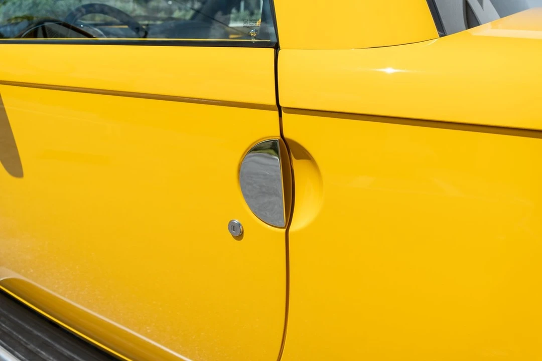 2004 Chevrolet SSR - Image 20 of 31