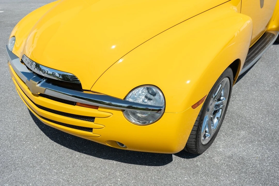 2004 Chevrolet SSR - Image 7 of 31