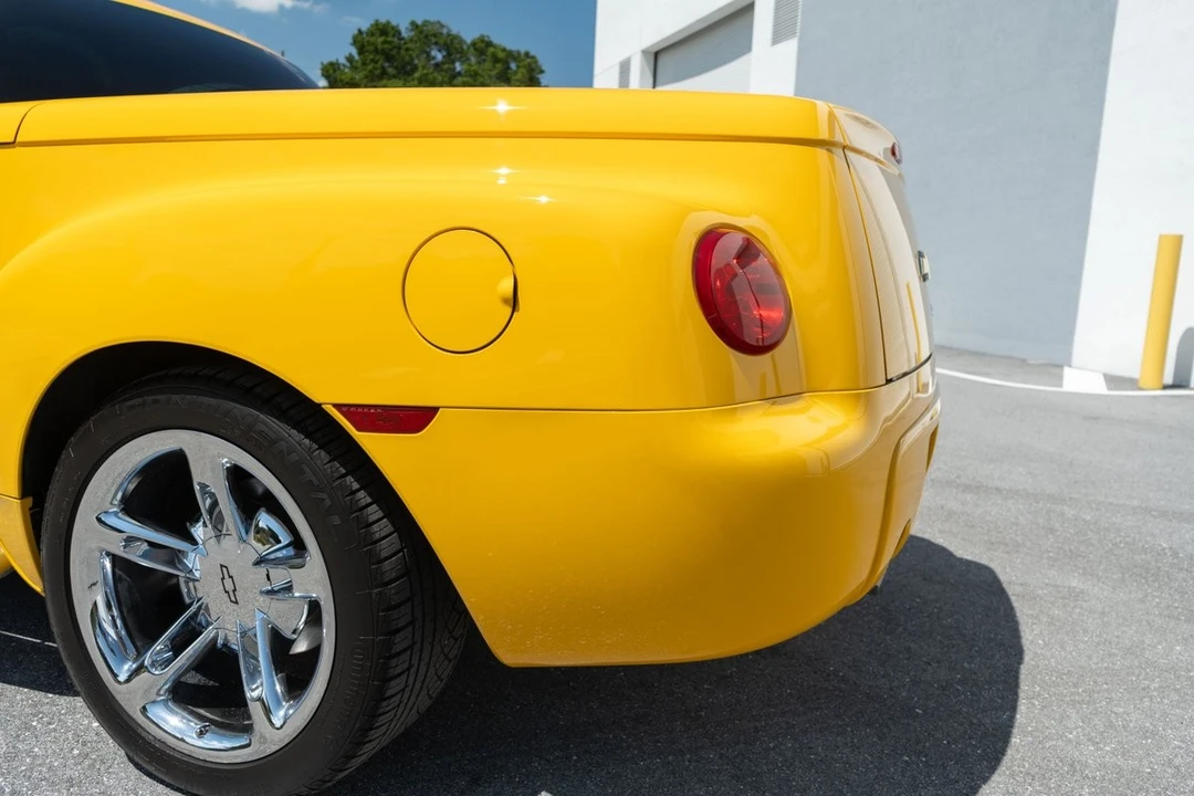2004 Chevrolet SSR - Image 25 of 31