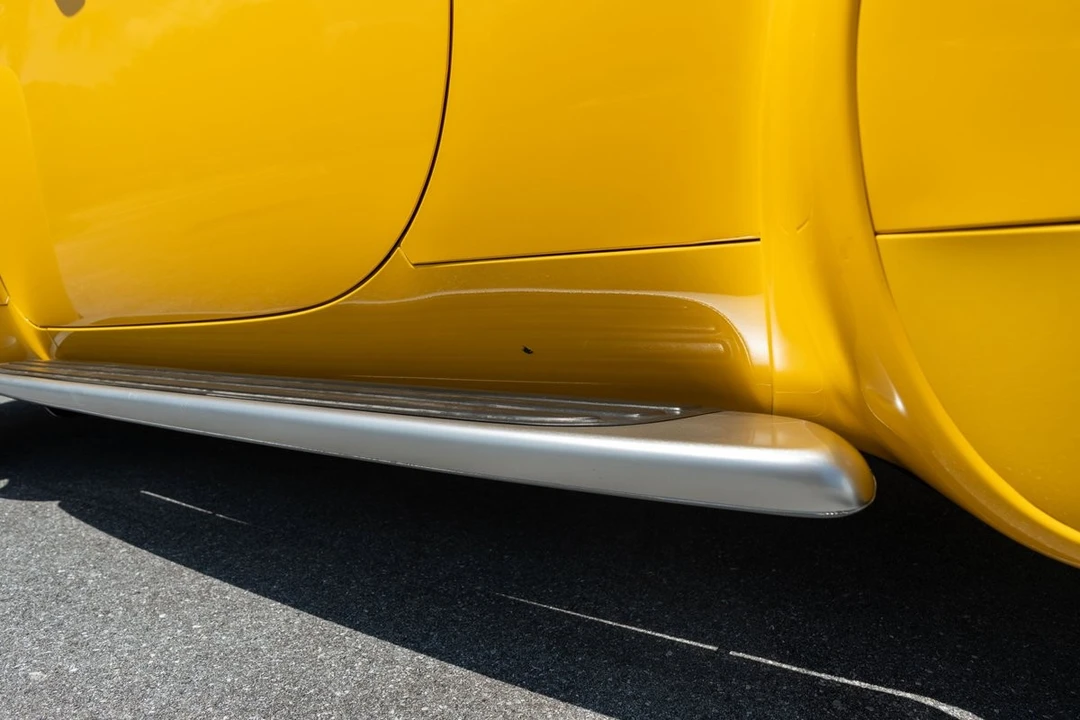 2004 Chevrolet SSR - Image 27 of 31