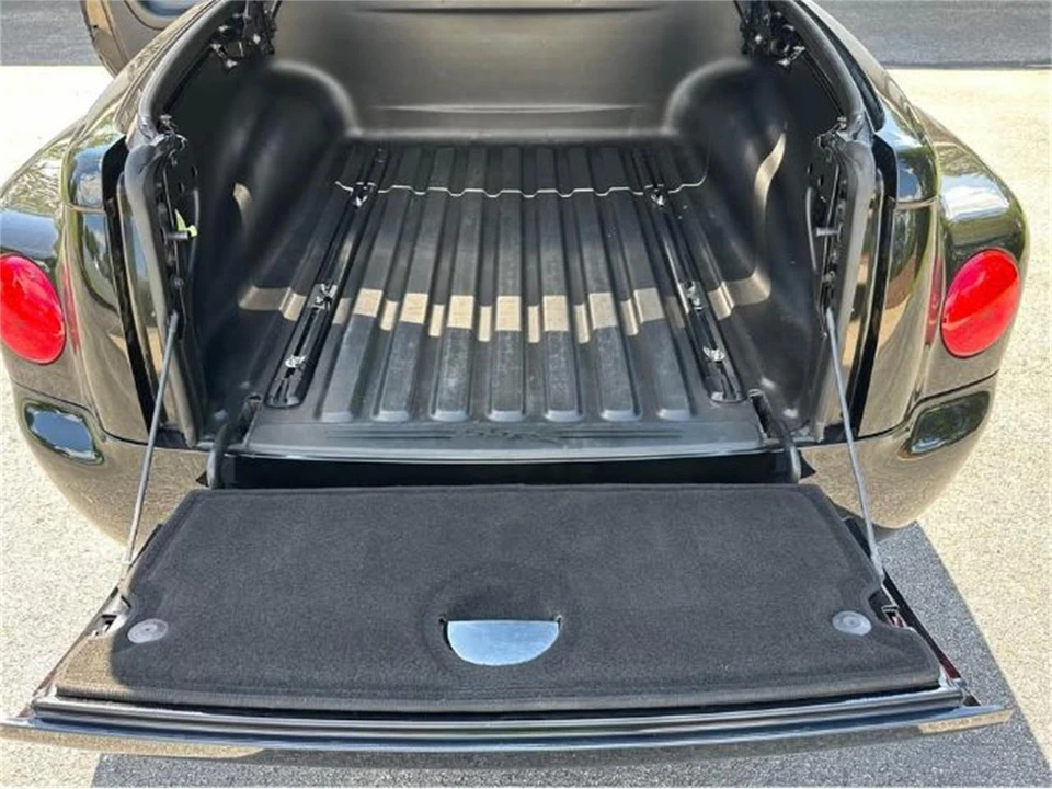 2004 Chevrolet SSR - Image 10 of 20