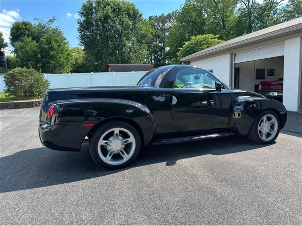 2004 Chevrolet SSR - Image 15 of 20