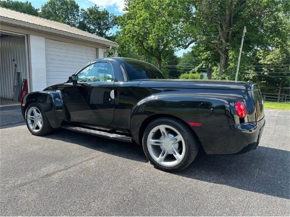 2004 Chevrolet SSR - Image 16 of 20