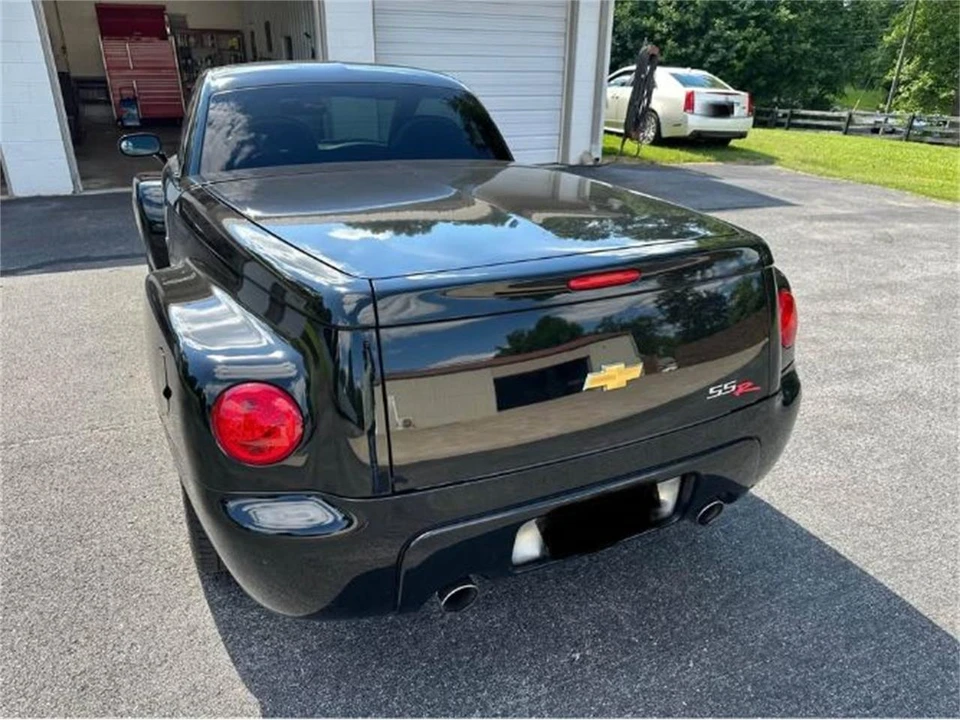 2004 Chevrolet SSR - Image 19 of 20