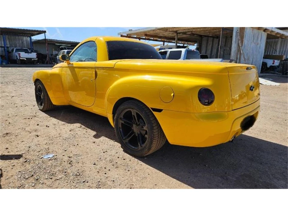 2004 Chevrolet SSR - Image 5 of 7