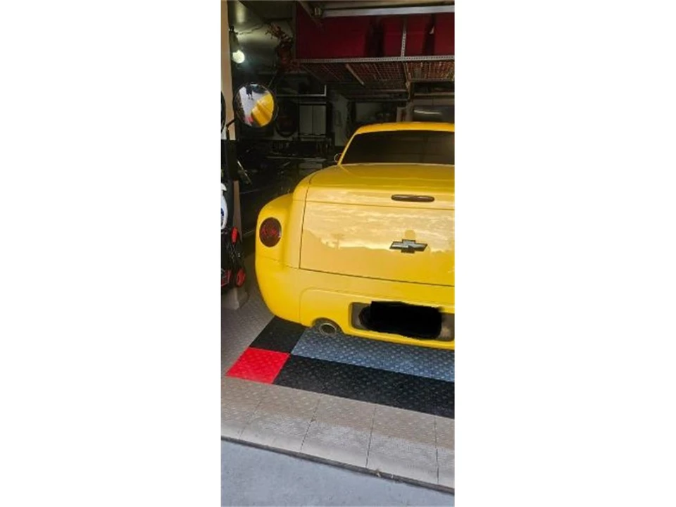 2004 Chevrolet SSR - Image 3 of 7