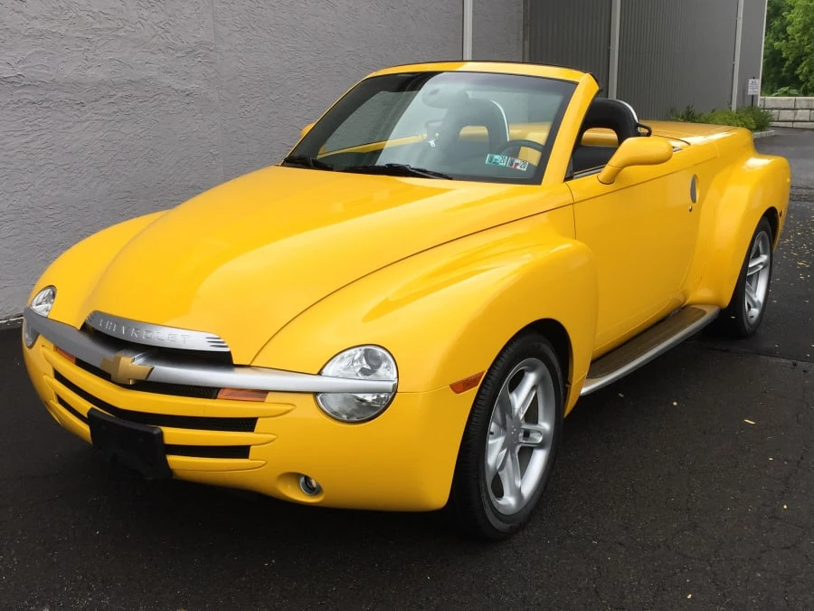 2004 Chevrolet SSR - Image 2 of 10