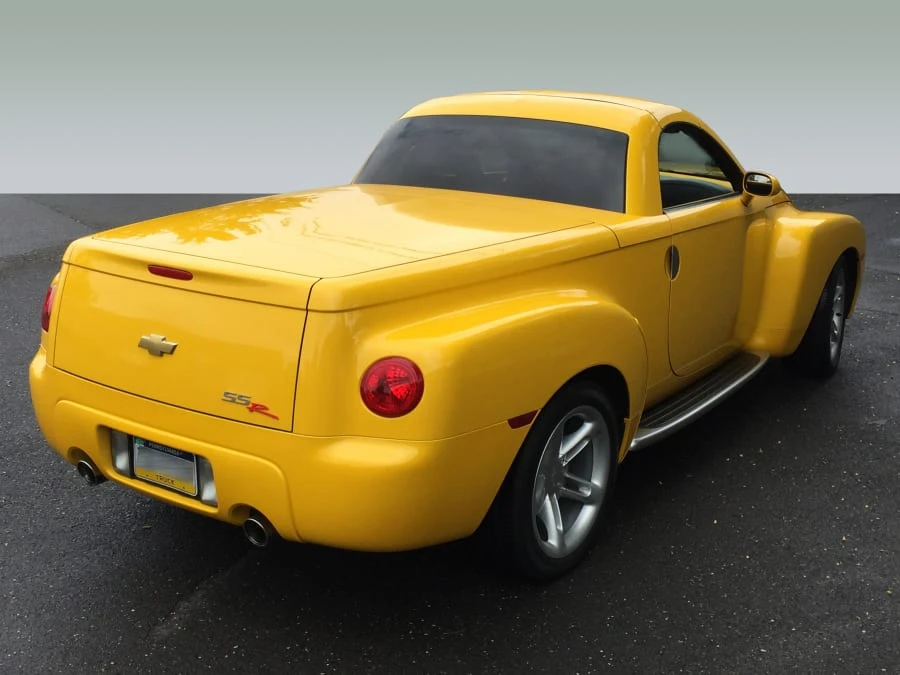 2004 Chevrolet SSR - Image 3 of 10