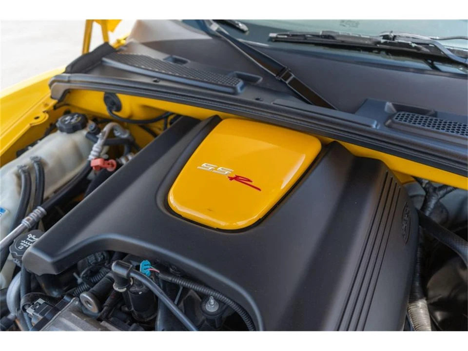 2004 Chevrolet SSR - Image 11 of 31