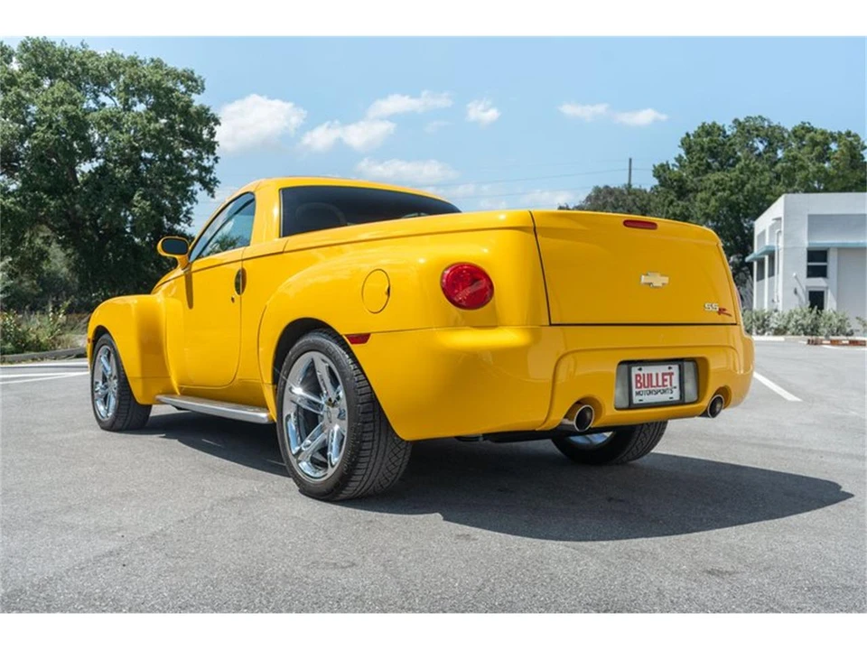 2004 Chevrolet SSR - Image 7 of 31