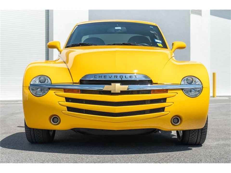 2004 Chevrolet SSR - Image 3 of 31
