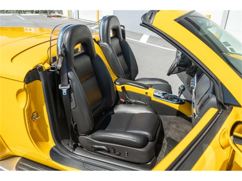 2004 Chevrolet SSR - Image 22 of 31