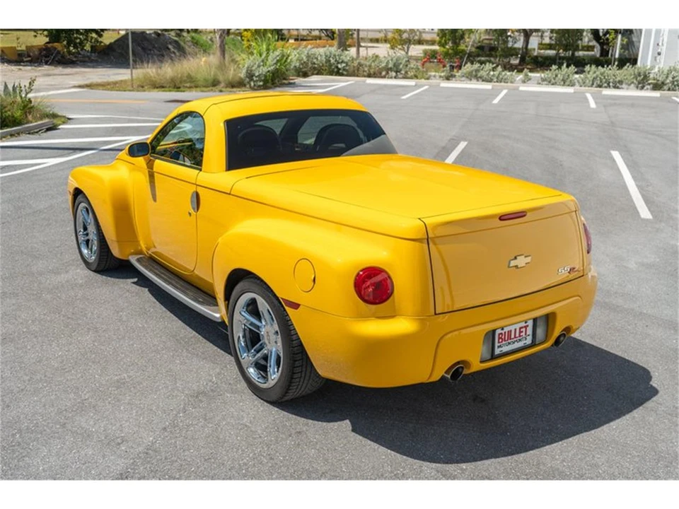 2004 Chevrolet SSR - Image 8 of 31
