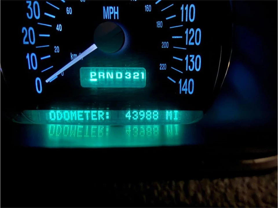 2004 Chevrolet SSR - Image 25 of 31