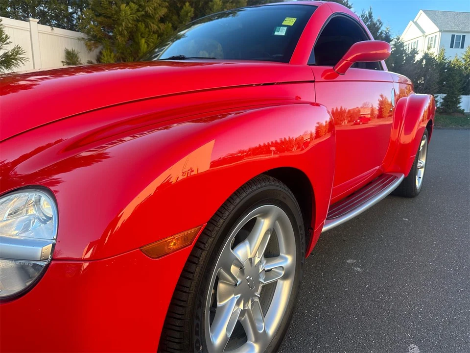 2004 Chevrolet SSR - Image 10 of 31