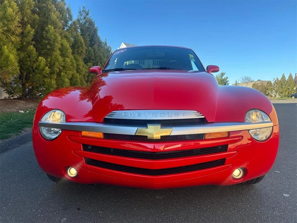 2004 Chevrolet SSR - Image 13 of 31