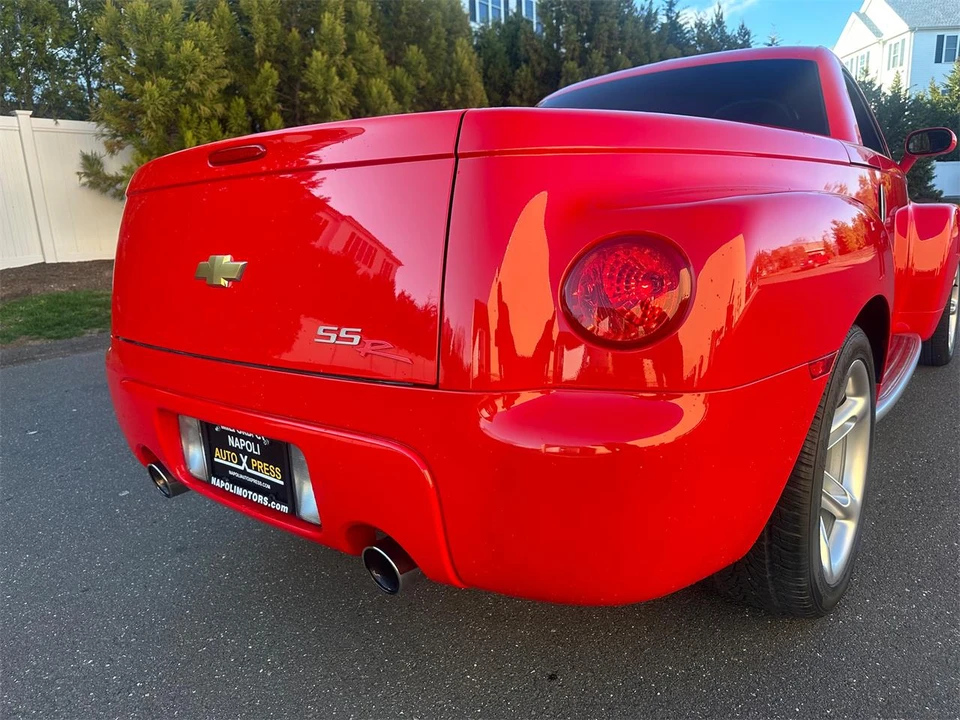 2004 Chevrolet SSR - Image 31 of 31