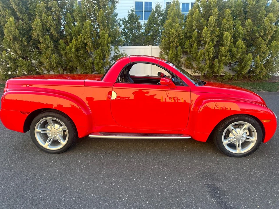 2004 Chevrolet SSR - Image 28 of 31