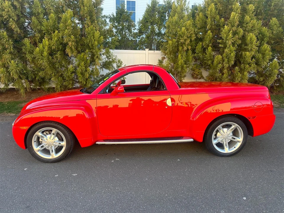2004 Chevrolet SSR - Image 4 of 31