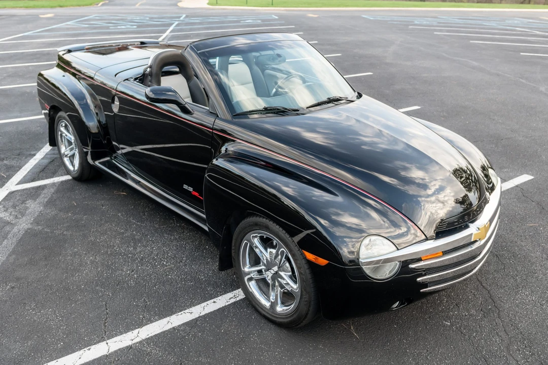 2004 Chevrolet SSR - Image 11 of 21