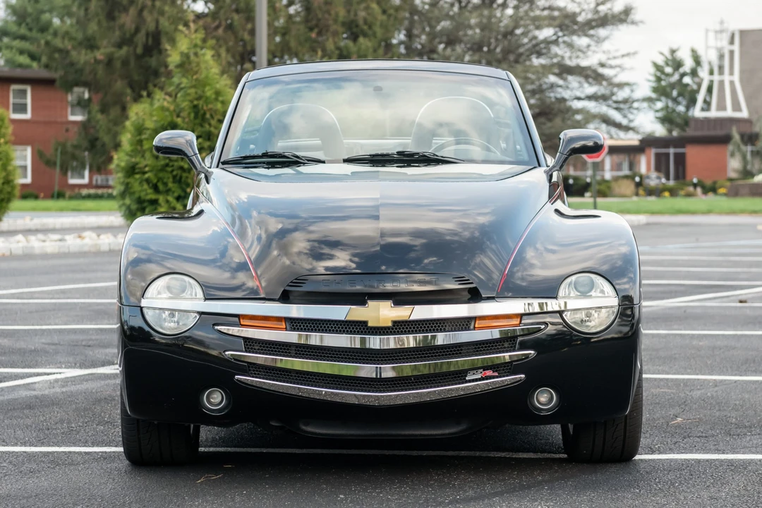 2004 Chevrolet SSR - Image 3 of 21