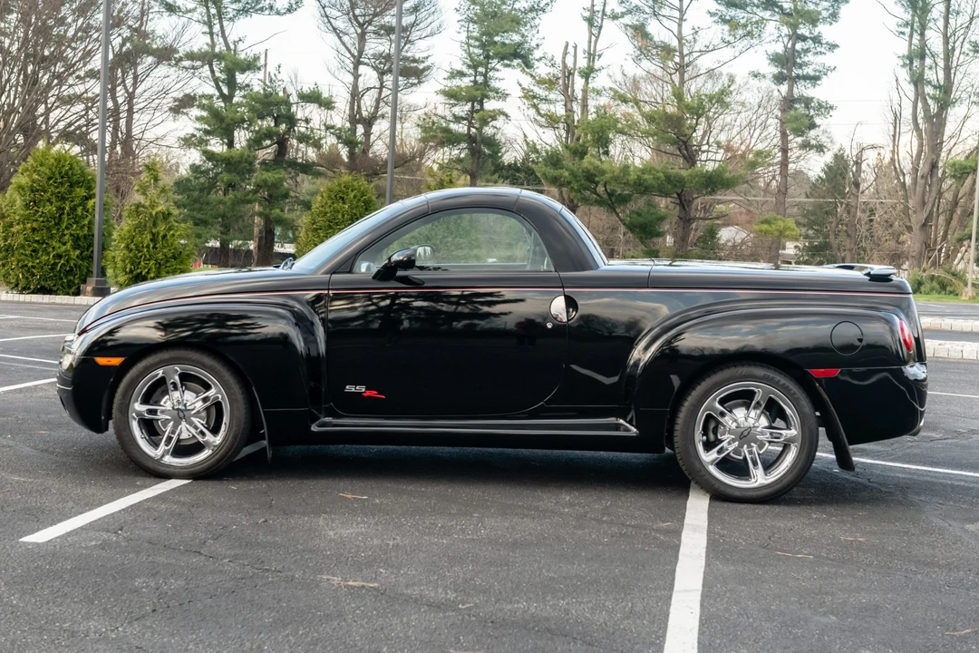 2004 Chevrolet SSR - Image 18 of 21