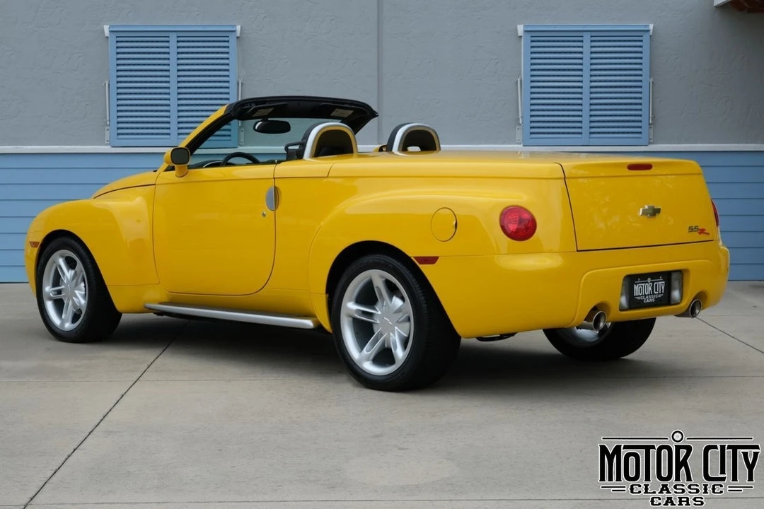 2004 Chevrolet SSR - Image 7 of 21