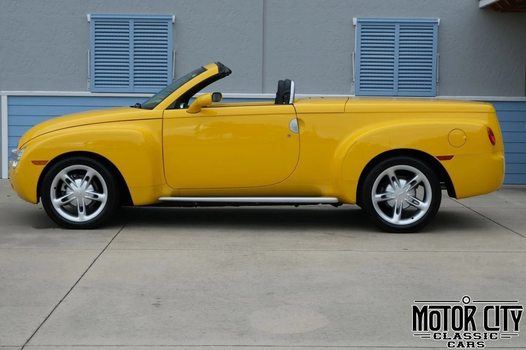 2004 Chevrolet SSR - Image 8 of 21
