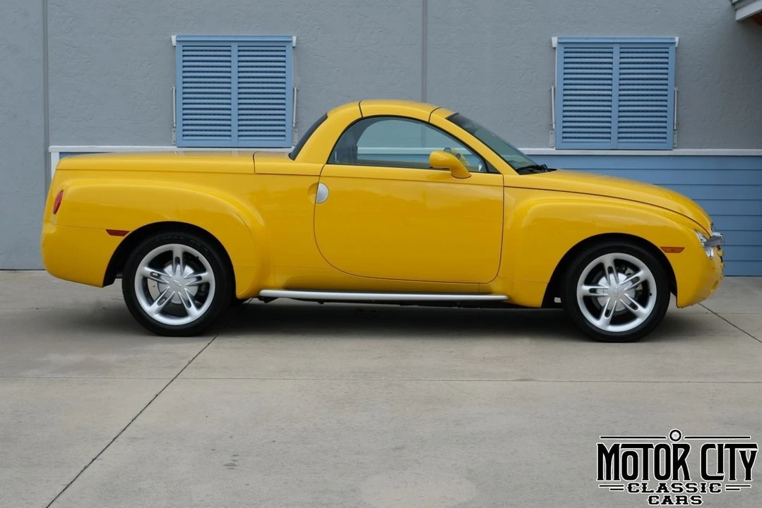 2004 Chevrolet SSR - Image 4 of 21