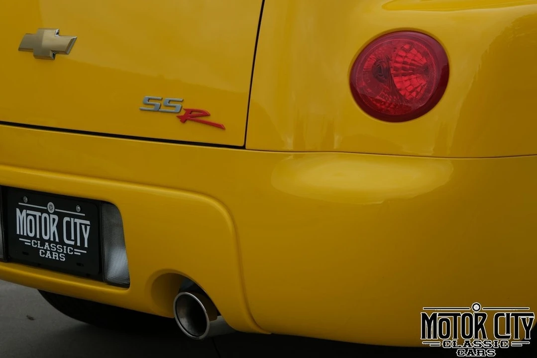 2004 Chevrolet SSR - Image 17 of 21