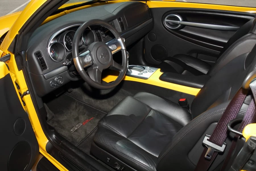2004 Chevrolet SSR - Image 15 of 25