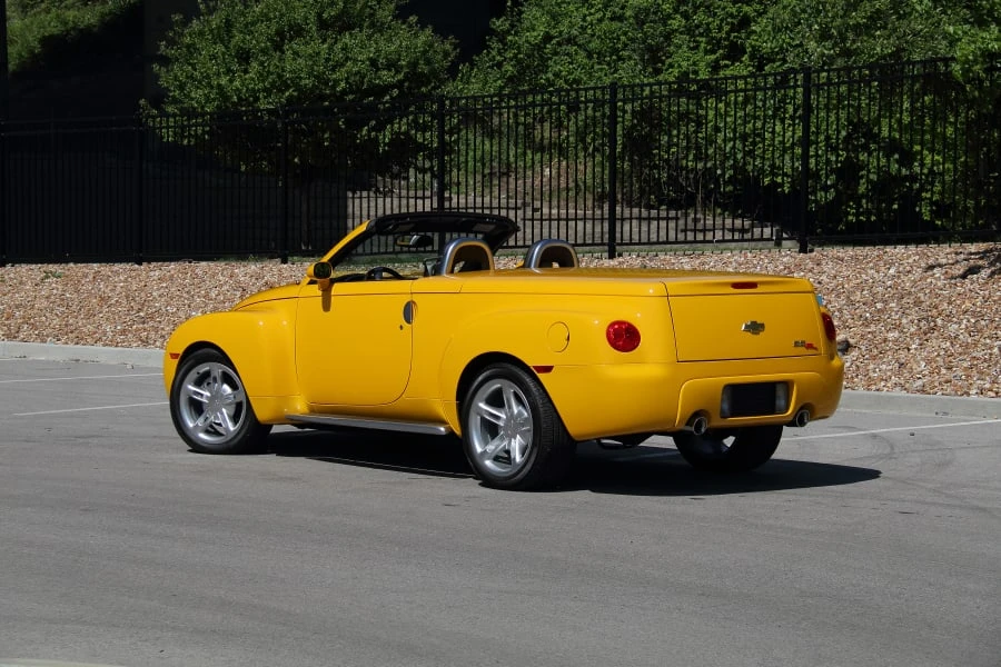 2004 Chevrolet SSR - Image 11 of 25