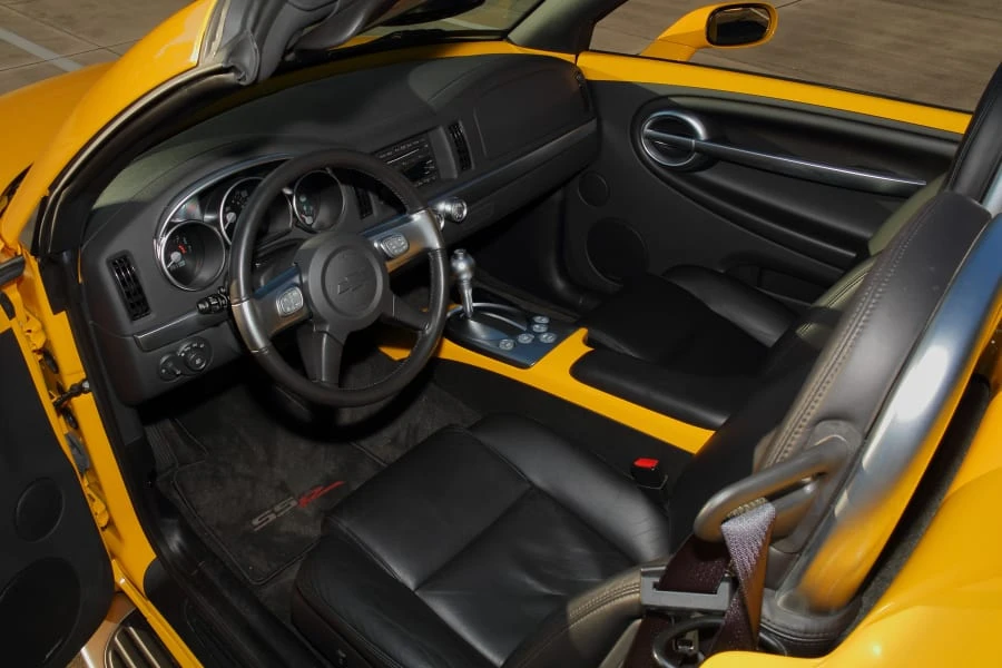 2004 Chevrolet SSR - Image 19 of 29