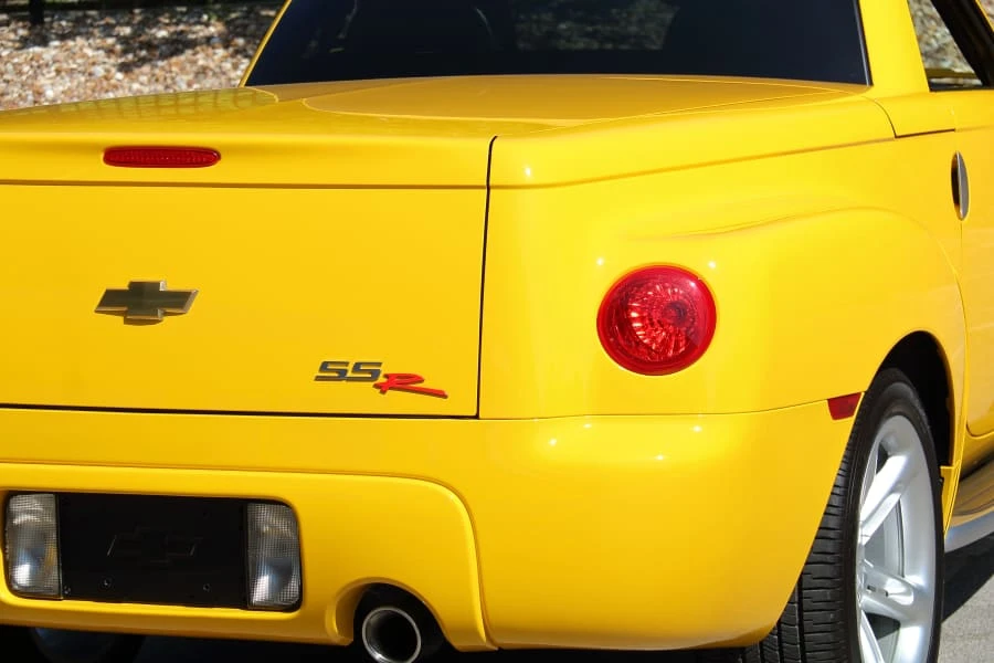 2004 Chevrolet SSR - Image 9 of 25