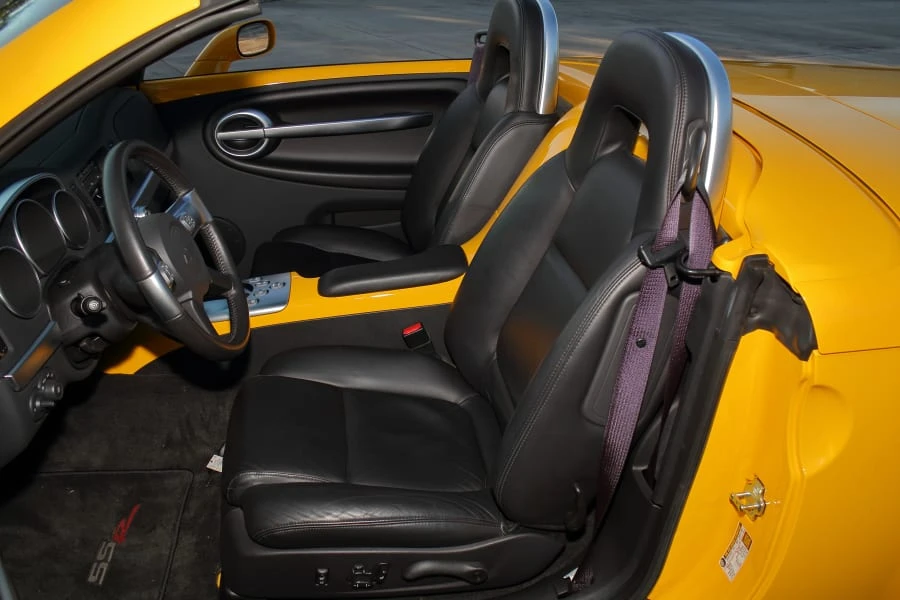 2004 Chevrolet SSR - Image 18 of 29